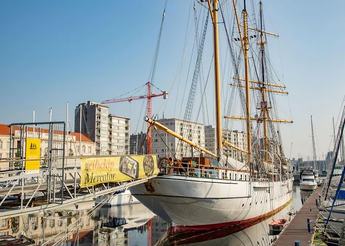 Cozy Near The * 奥斯滕德